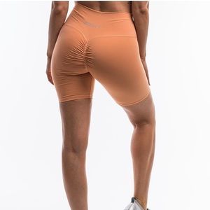 ECHT force scrunch shorts